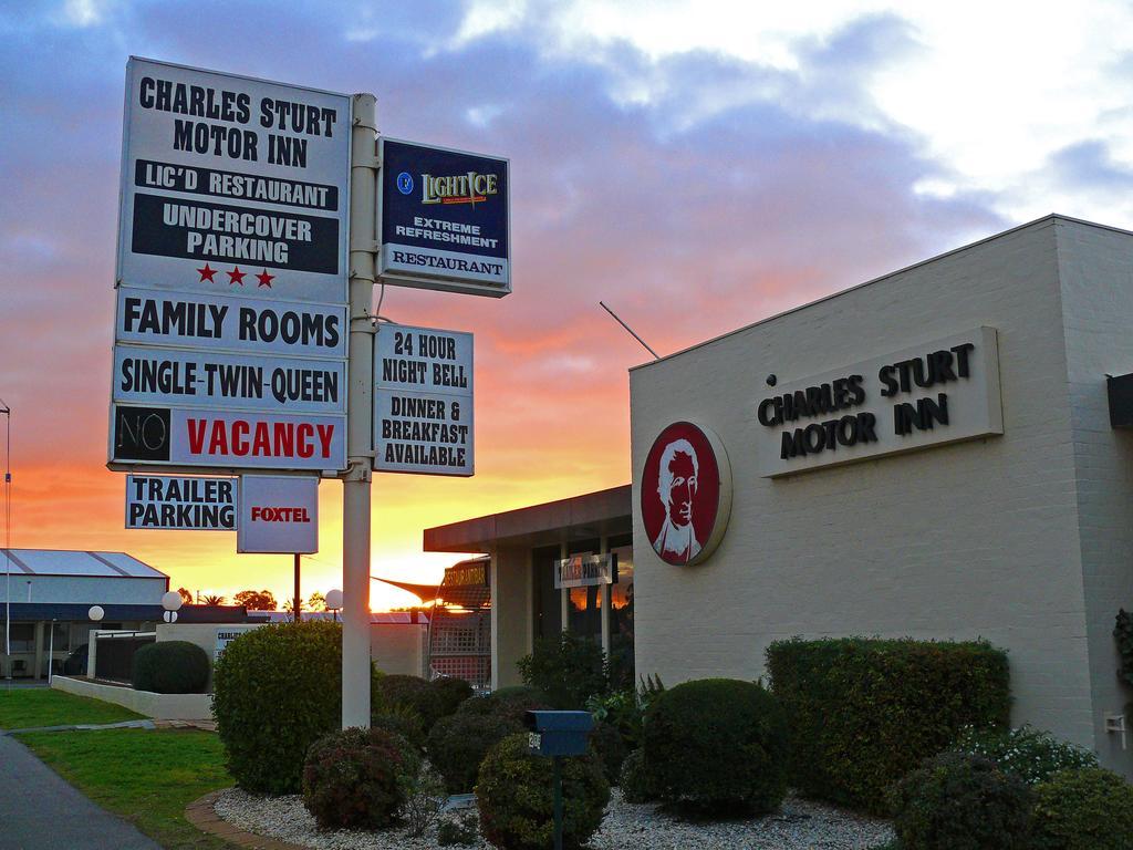 Charles Sturt Motor Inn West Wyalong Kültér fotó