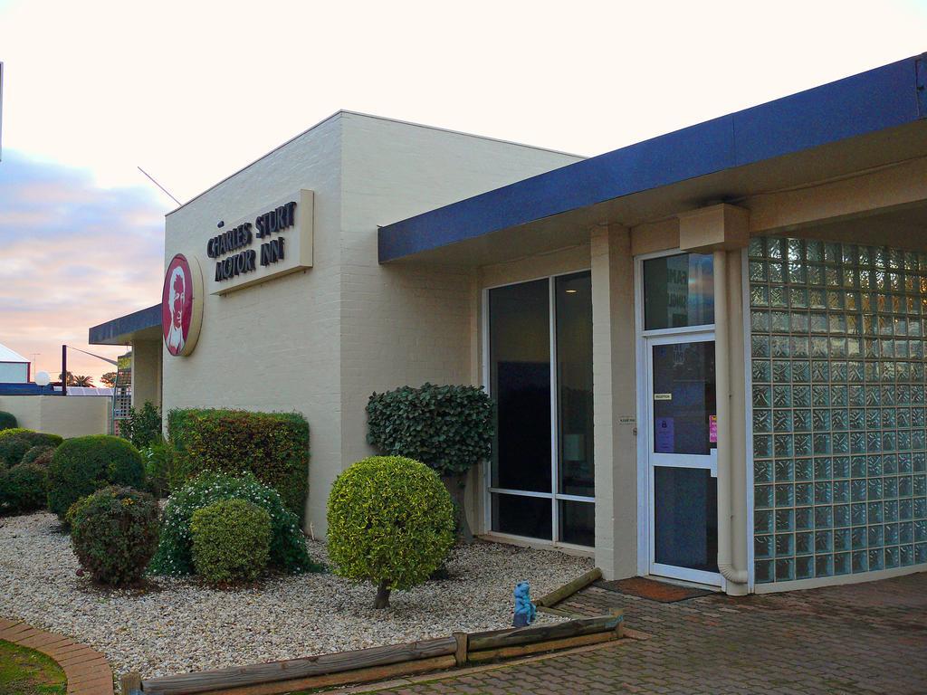 Charles Sturt Motor Inn West Wyalong Kültér fotó