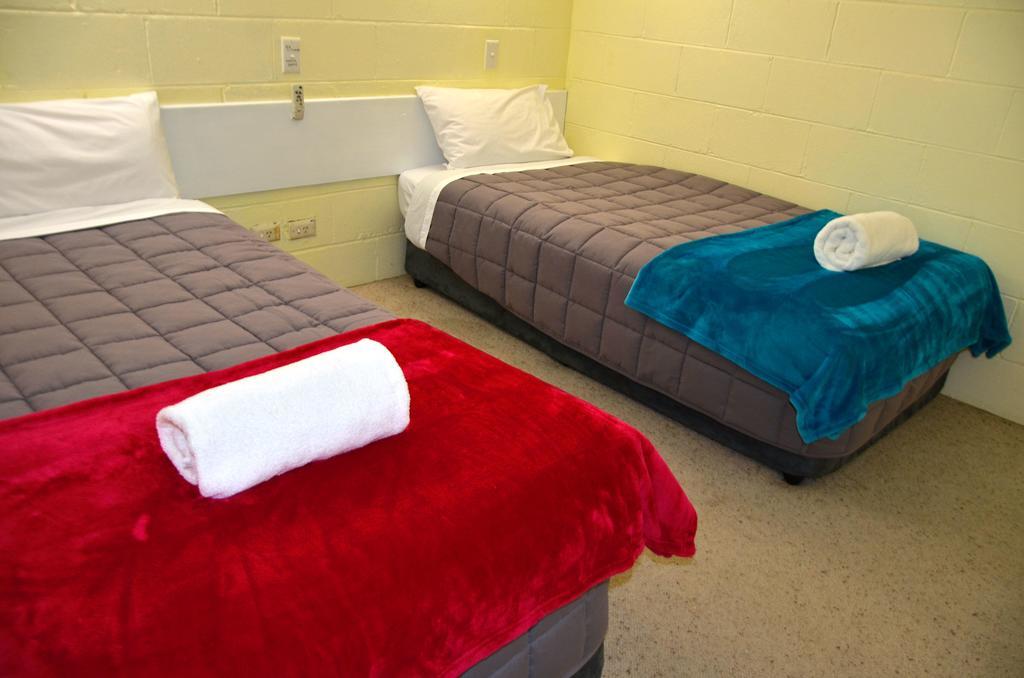 Charles Sturt Motor Inn West Wyalong Kültér fotó
